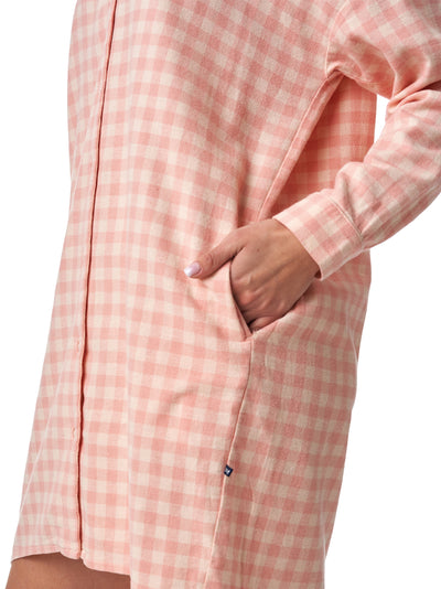 Flanelowa koszula nocna w pastelowo brzoskwiniową kratę